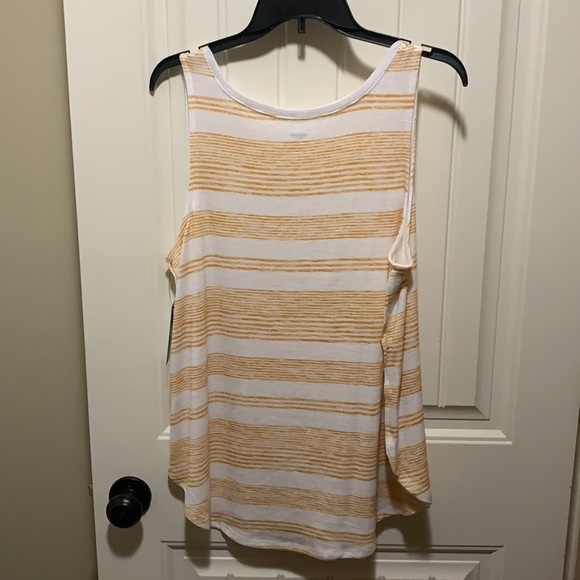 Gold stripe tank - Picture 3 of 3